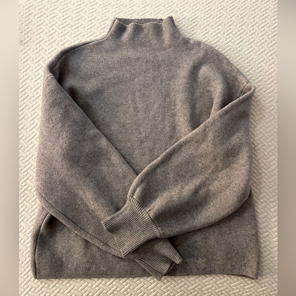 VICI Amsterdam Mock Neck Sweater - Picture 9 of 11